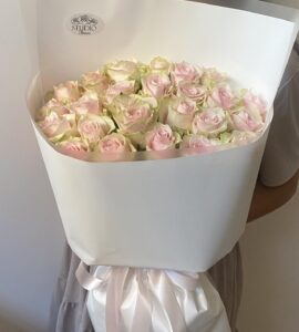 Bouquet of twenty-five Pink Athena roses