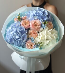 Bouquet of hydrangeas Ophelia