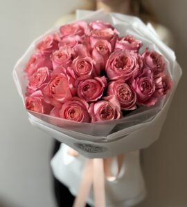 Букет троянд 21 Пінк Експрешен