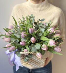 Bouquet of 'Katenka' tulips in a basket